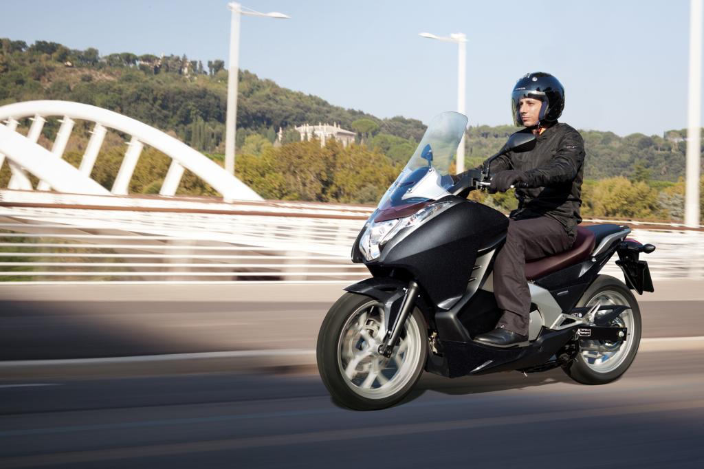 Honda 700 - Zwei für drei