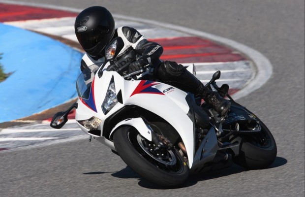 Honda CBR 900 Fireblade - Glühendheiße Klinge