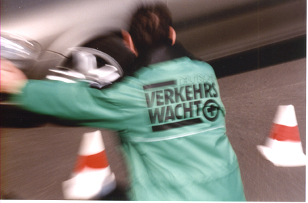 Jung, männlich und mit wenig Fahrpraxis - diese Gruppe ist am häufigsten Opfer von Verkehrsunfällen