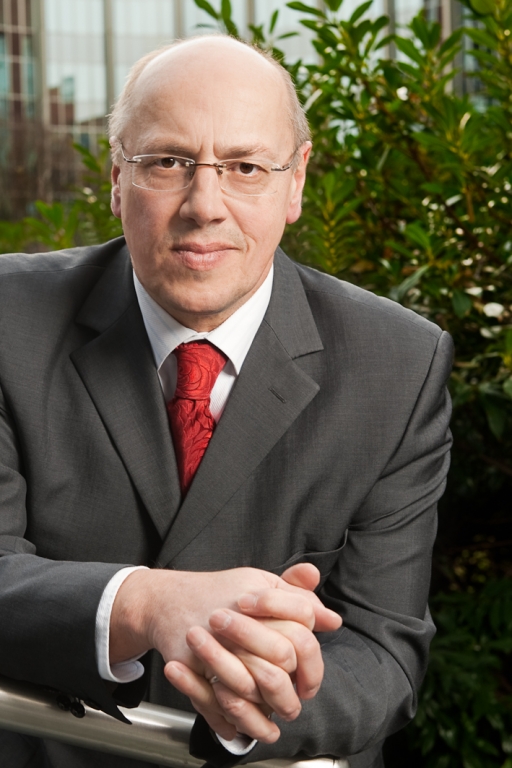Kurt Bodewig
Präsident der Deutschen Verkehrswacht e.V.
Bundesminister a.D.