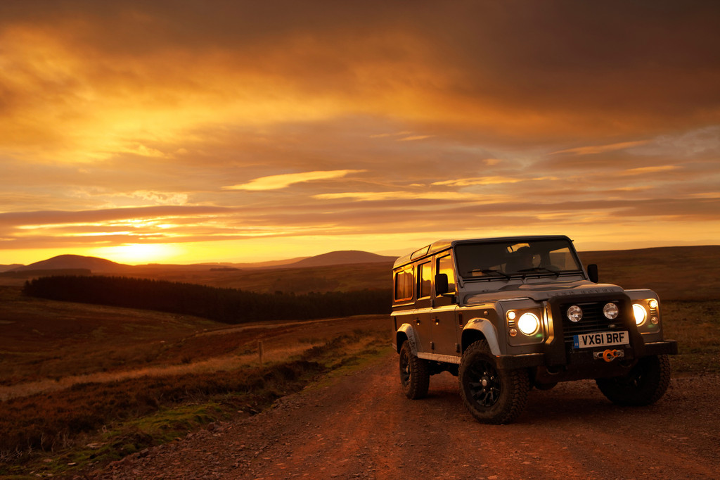 Land Rover Defender, 2012: Warten auf dem Marborp-Man.