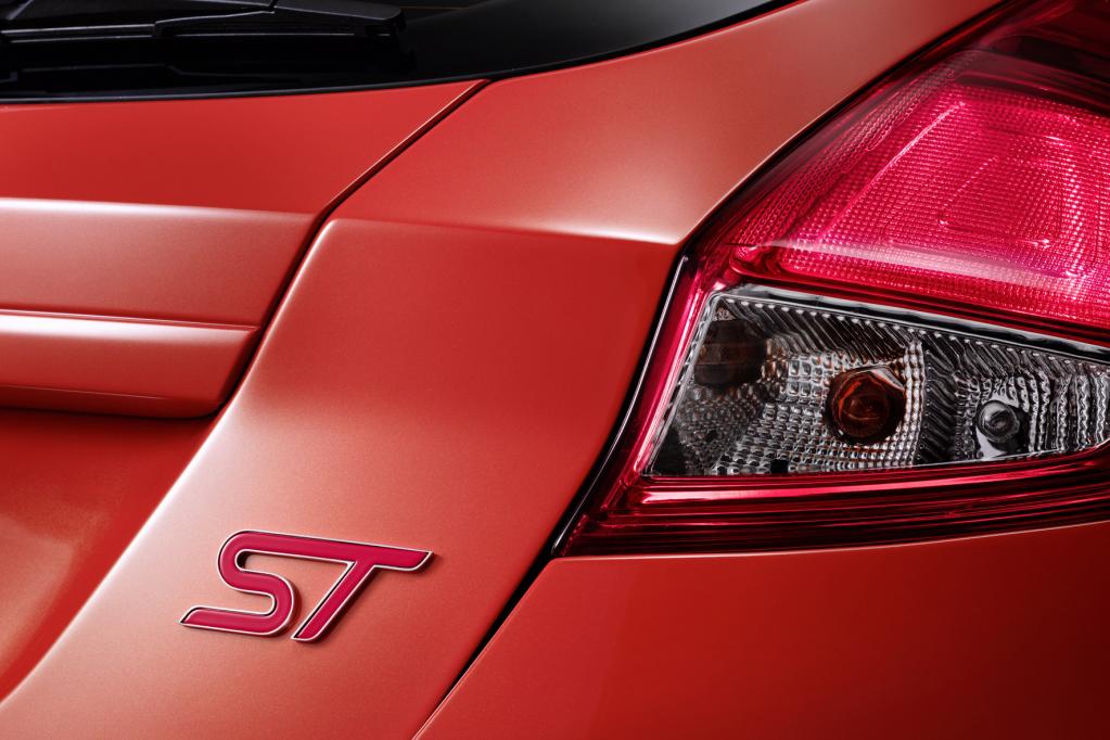 Los Angeles 2011: Ford Fiesta ST als Viertürer
