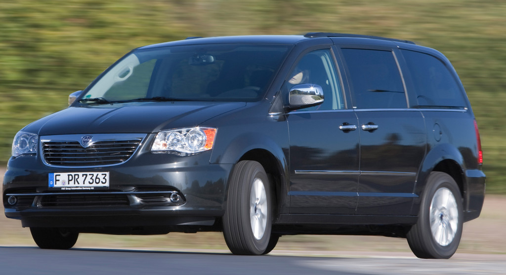 Marktstart für Lancia Thema und Voyager am 12. November