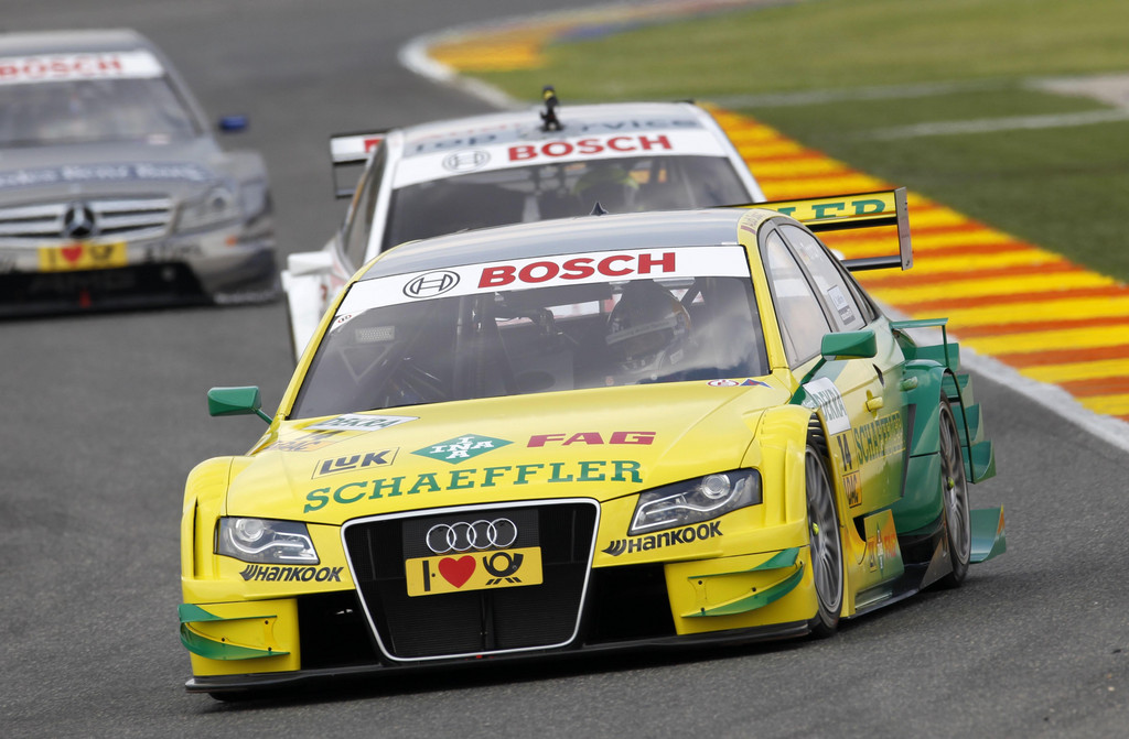 Martin Tomczyk als Sieger der DTM-Saison 2011 im Audi A4.