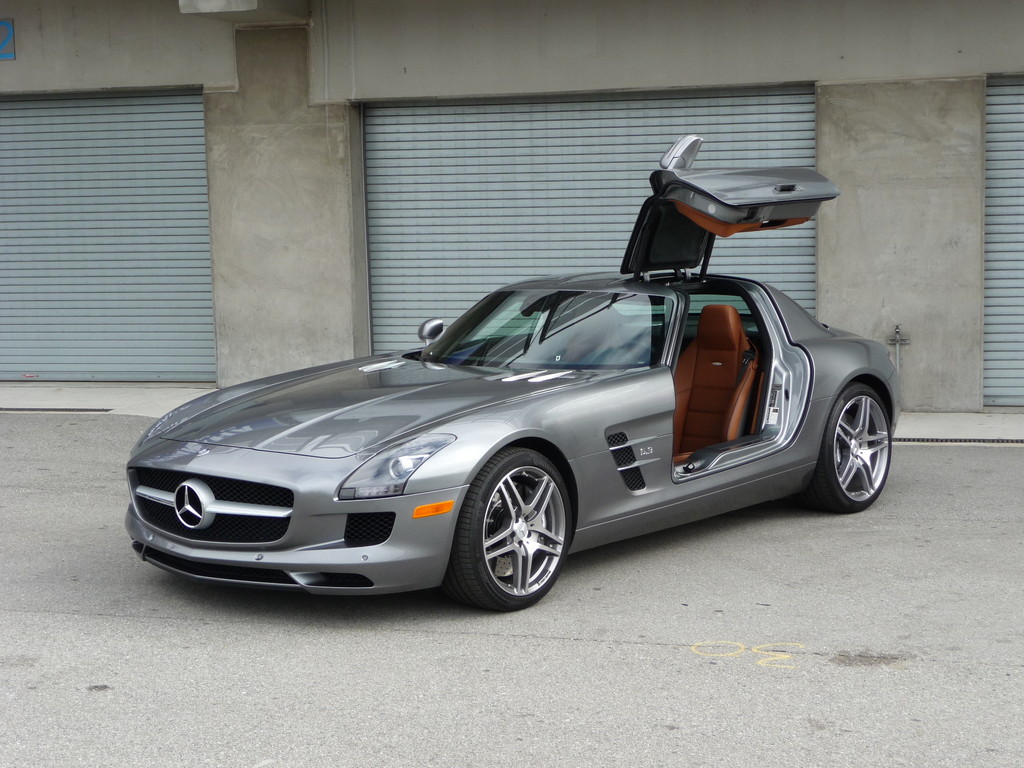 Mercedes-Benz SLS AMG