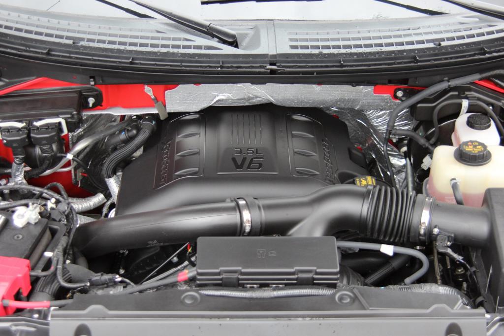 Mittlerweile hat auch in den USA der Downsizing-Trend Einzug gehalten. Der V6 wird per Turbo aufgeladen