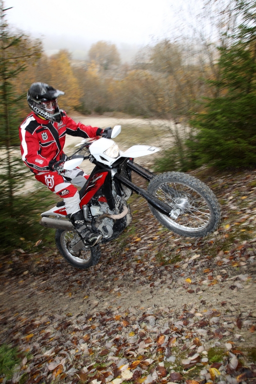 Motorradsicherheit: BMW und Husqvarna stellen Offroad ABS Technologie vor