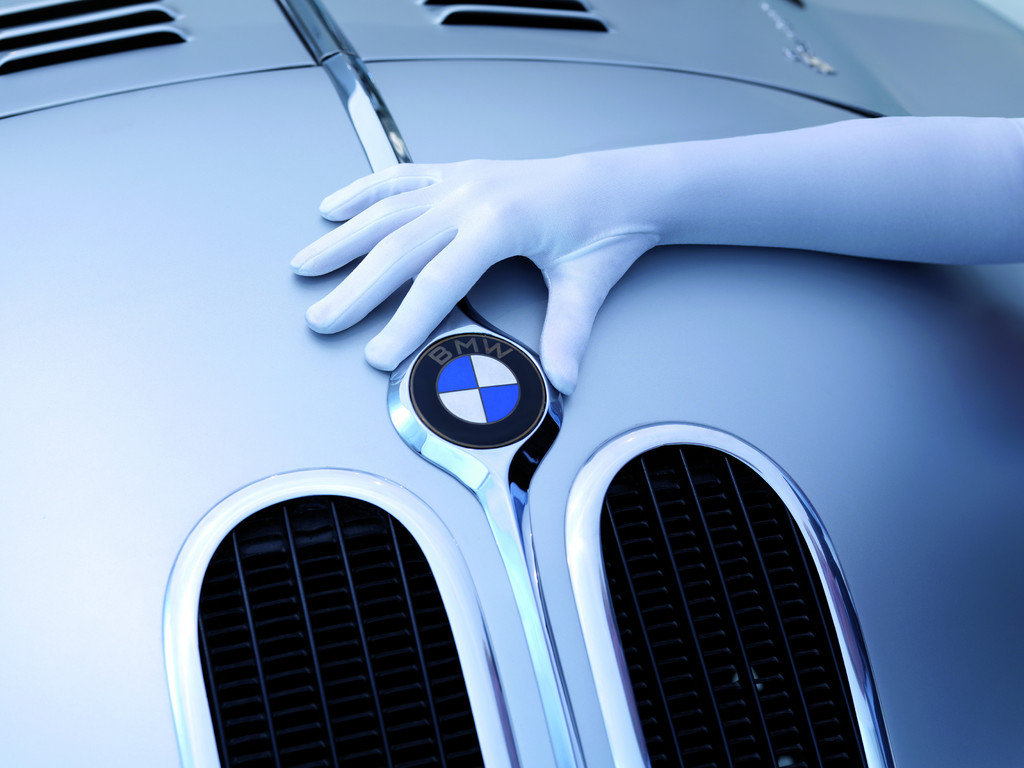 Nacht der weißen Handschuhe im BMW-Museum