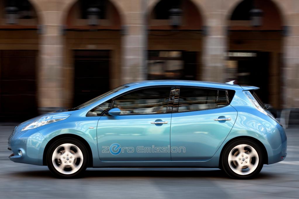 Nissan Leaf für 36 990 Euro ab April 2012 in Deutschland