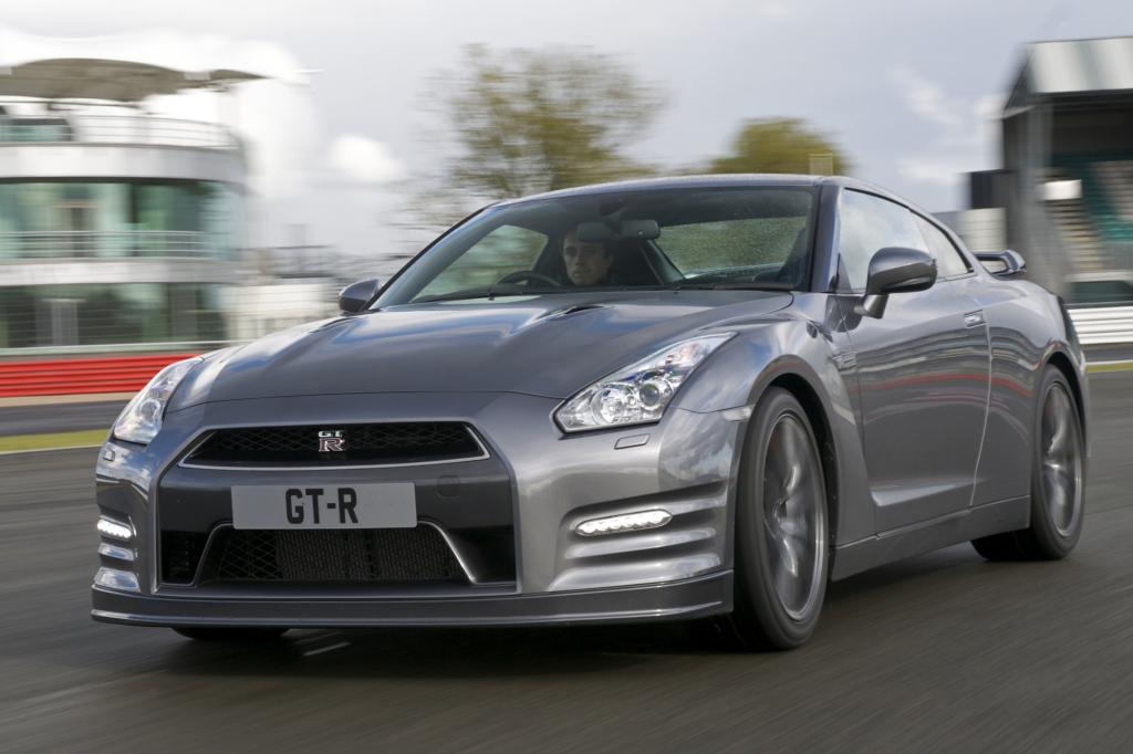 Nissan zeigt die aufgerüstete Version des GT-R