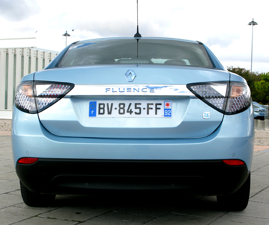Renault Fluence ZE: Blick auf die Heckpartie. 