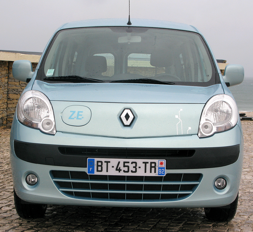 Renault Kangoo ZE: Blick auf die Frontpartie. 