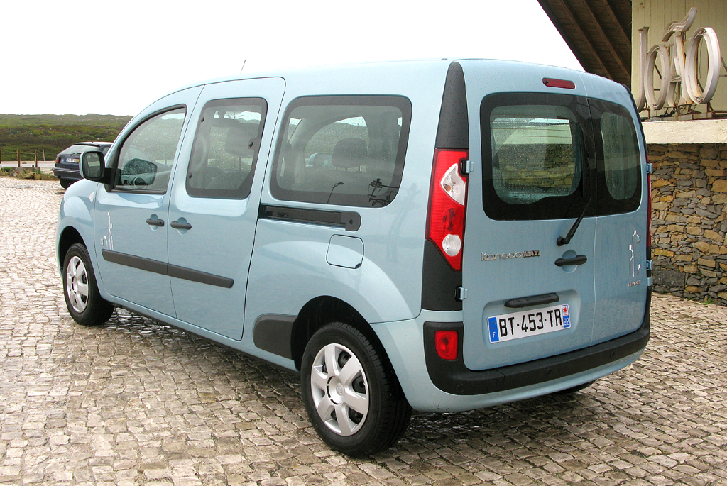 Renault Kangoo ZE: Heck-/Seitenansicht. 
