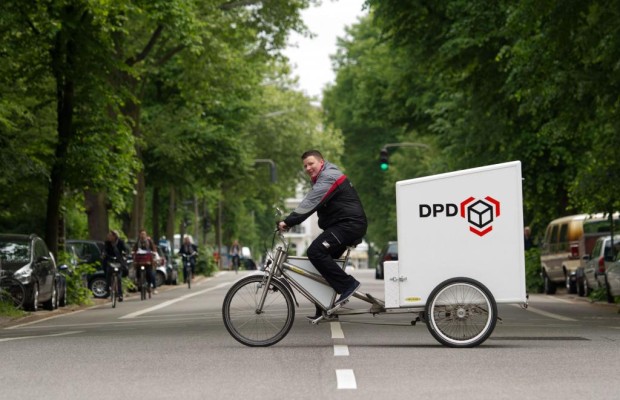 Schnelle Kuriere fahren Rad