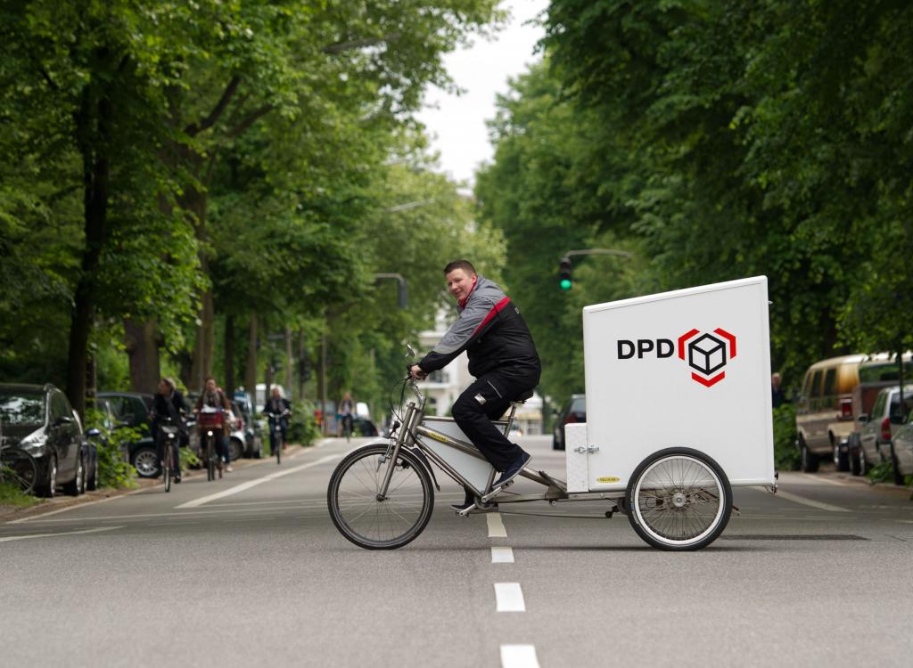 Schnelle Kuriere fahren Rad