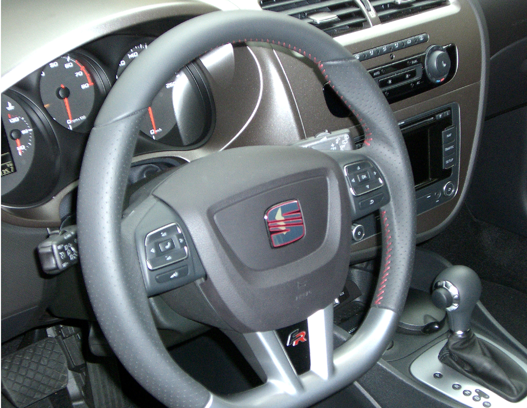 Seat León FR: Blick ins Cockpit. 