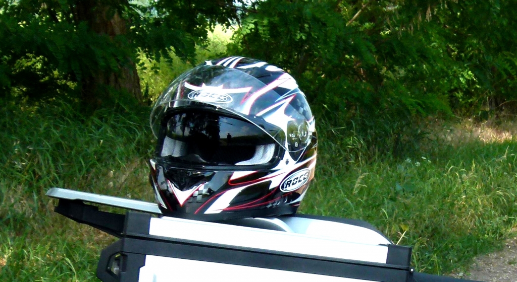 Test – Büse Motorradbekleidung: Integralhelm Rocc 460, Nierengurt Stream, Rückprotektor Racing