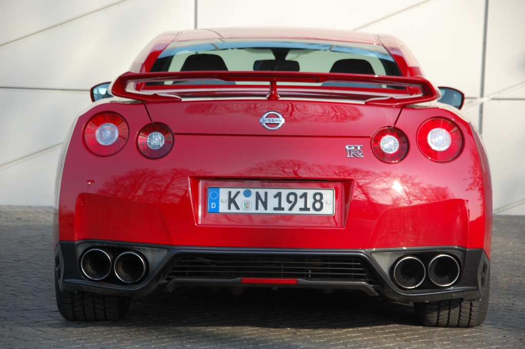 Test Nissan GT-R Black Edition – Nachgeschärfter Porsche-Schreck 
