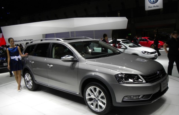 Tokio 2011: Volkswagen Passat Alltrack soll Lücke schließen