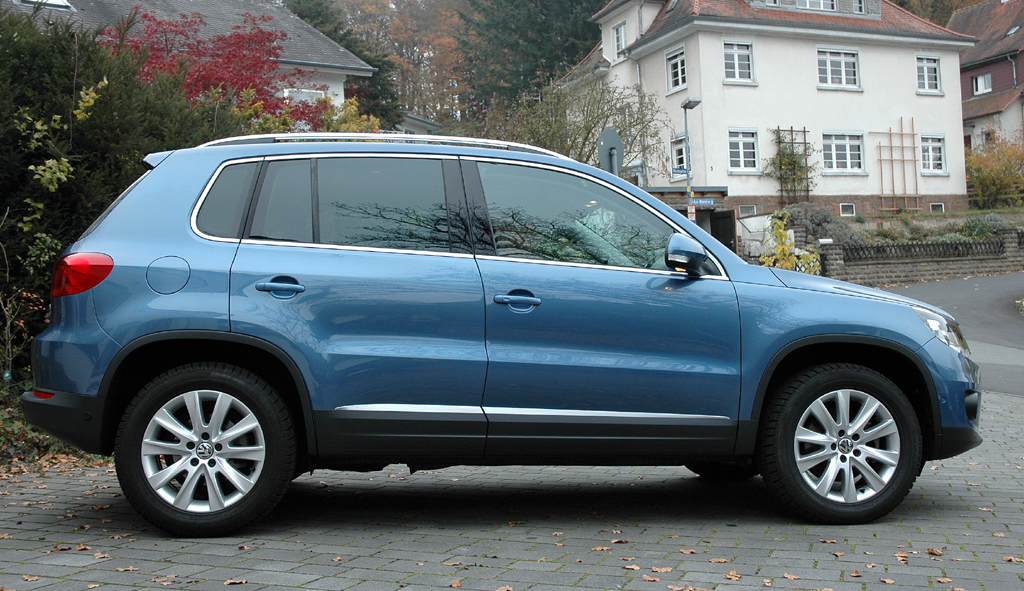 VW Tiguan: Und so sieht der Kompakt-SUV von der Seite aus.