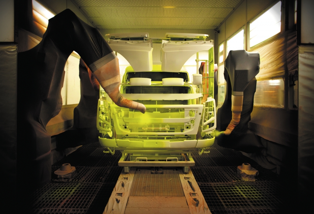 Volvo Trucks modernisiert Lackiererei