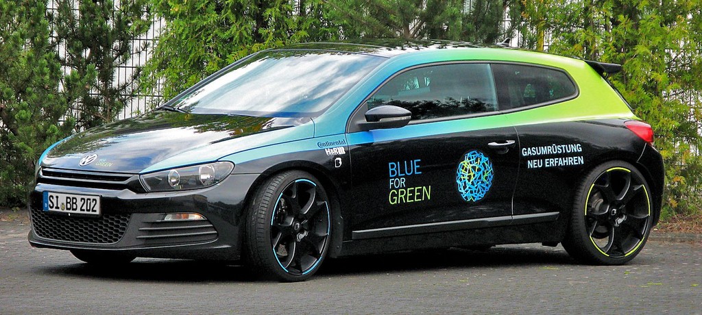 Von B & B getunter Volkswagen Scirocco 2.0 TSI mit Autogasanlage.