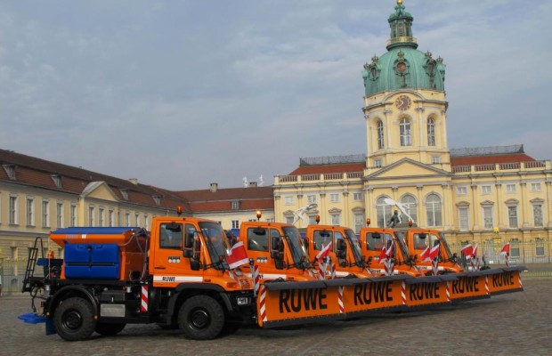Winterdienst-Vorschriften mit dem Unimog bewältigen