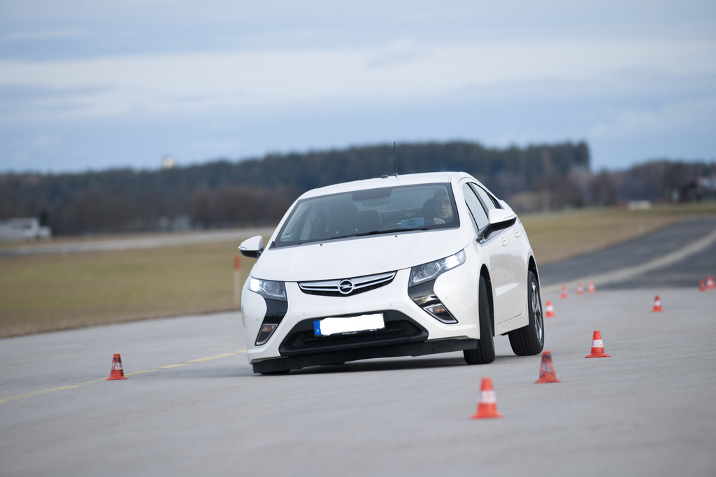 ADAC hat serienmäßigen Opel Ampera getestet