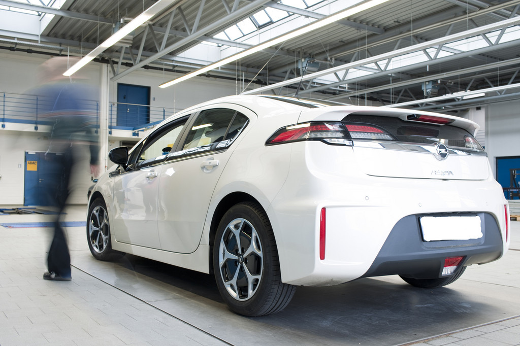 ADAC hat serienmäßigen Opel Ampera getestet