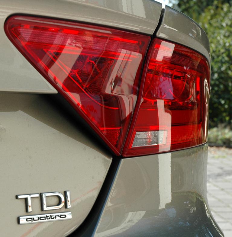 Audi A7 Sportback: Moderne Leuchteinheit hinten mit Antriebsschriftzug. 