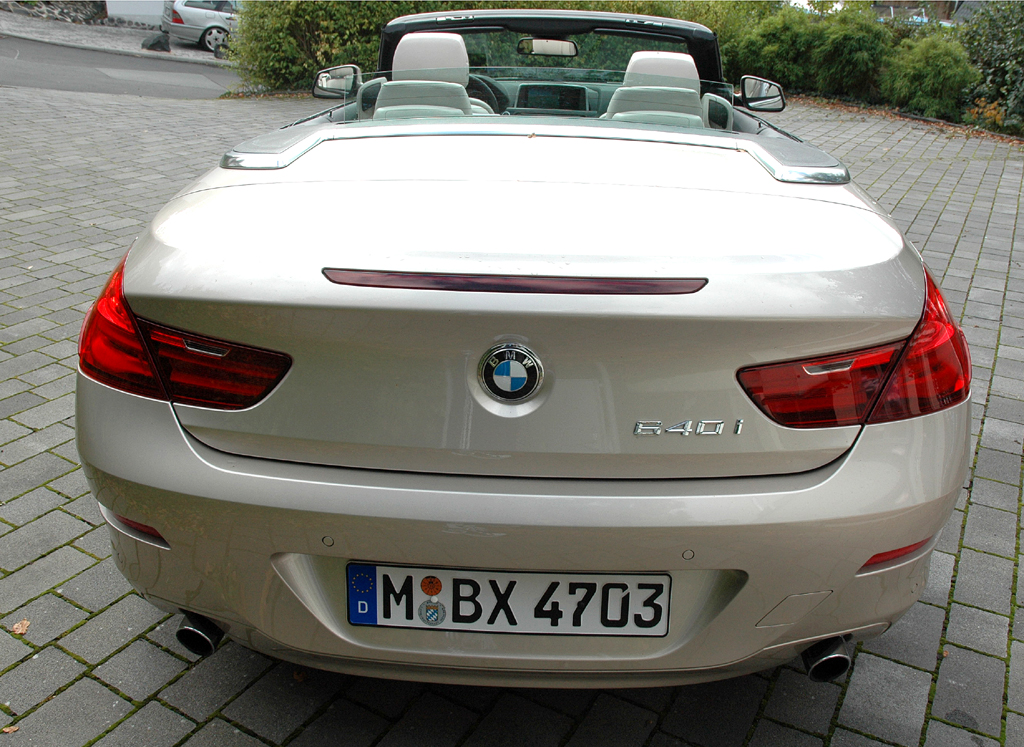 BMW 640i Cabrio: Blick auf die Heckpartie. 