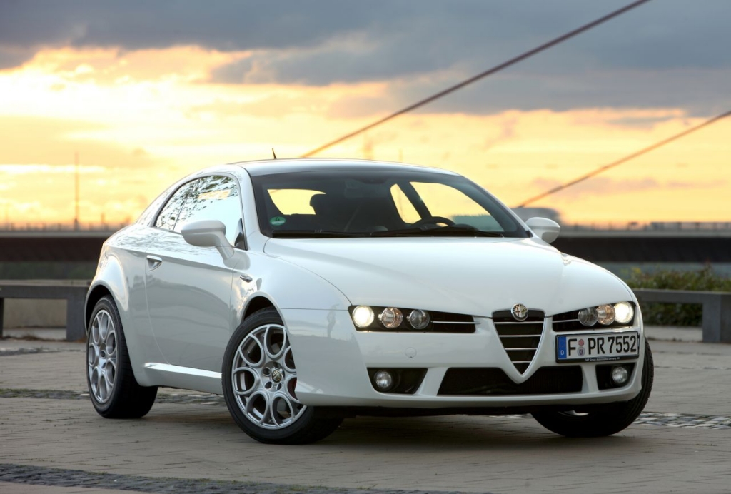 Beim Alfa Romeo Brera, sowie dem Alfa Spider, erhalten lediglich die Aggregate 1,8 TBi 16V und 3.2 JTS V6 eine E10-Freigabe.