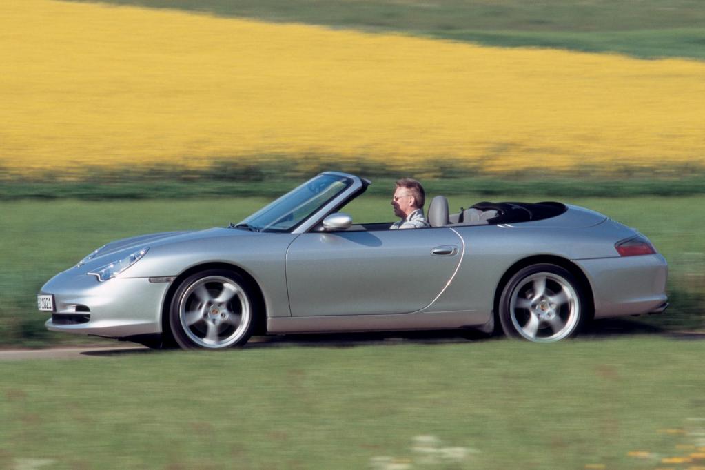 Beim Modell 996 mit dem 3,6-Liter-Motor findet man vereinzelt Fahrzeuge um 25 000 Euro. Mit dem 3,8-Liter-Motor ab dem Jahr 2001 geht fast nichts unter 30 000 Euro. 