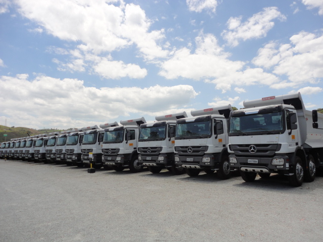 Brasilianischer-Bauriese rüstet seine Flotte mit 115 Mercedes-Benz Lkw auf