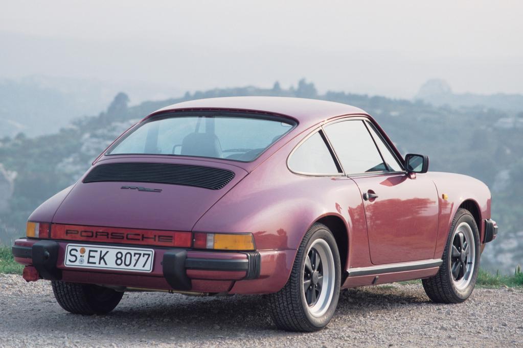 Das G-Modell blickt auf eine lange Bauzeit zwischen 1974 und 1989 zurück. Neben Coupé und Targa gab es auch das Vollcabrio und einen Speedster, Vollverzinkung sichert guten Korrosionsschutz. 
