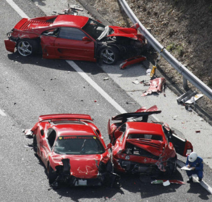 Das wird teuer! Massenkarambolage der Luxusautos in Japan
