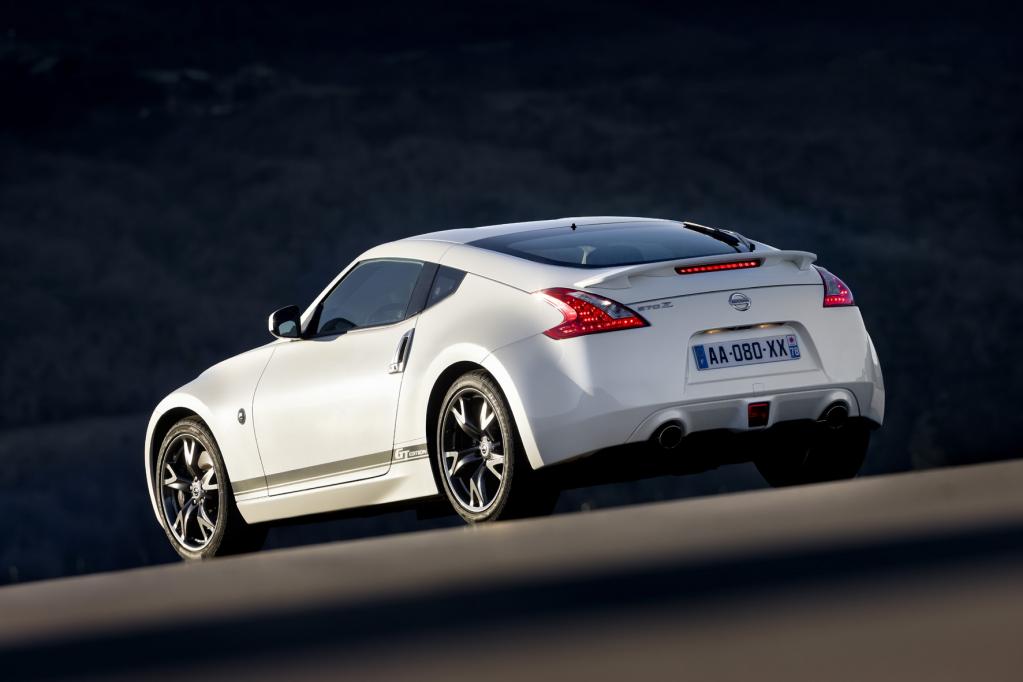 Der Nissan 370Z GT-Edition ist ab sofort in drei verschiedenen Farben ab 43 140 Euro erhältlich. 