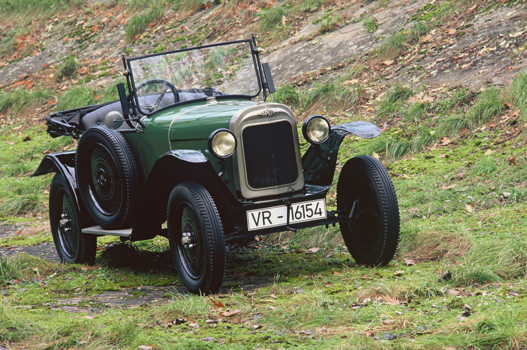 Der legendäre Opel 4/12 PS, im Volksmund 201ELaubfrosch201C genannt.