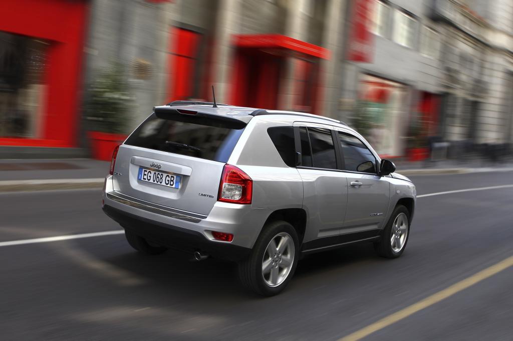 Die Chrysler-Tochter bietet deshalb wieder den kompakten Compass ab 25.200 Euro an
