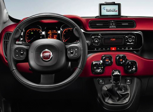 Fiat Panda: Blick in den recht stylisch wirkenden Innenraum. 