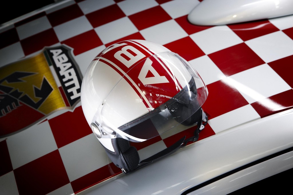 Geschenkidee für Abarth-Fans: Jet-Helm.