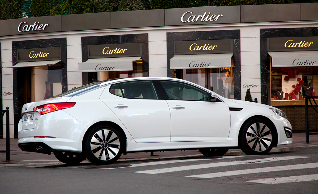 Kia Optima: ... und so von der Seite.