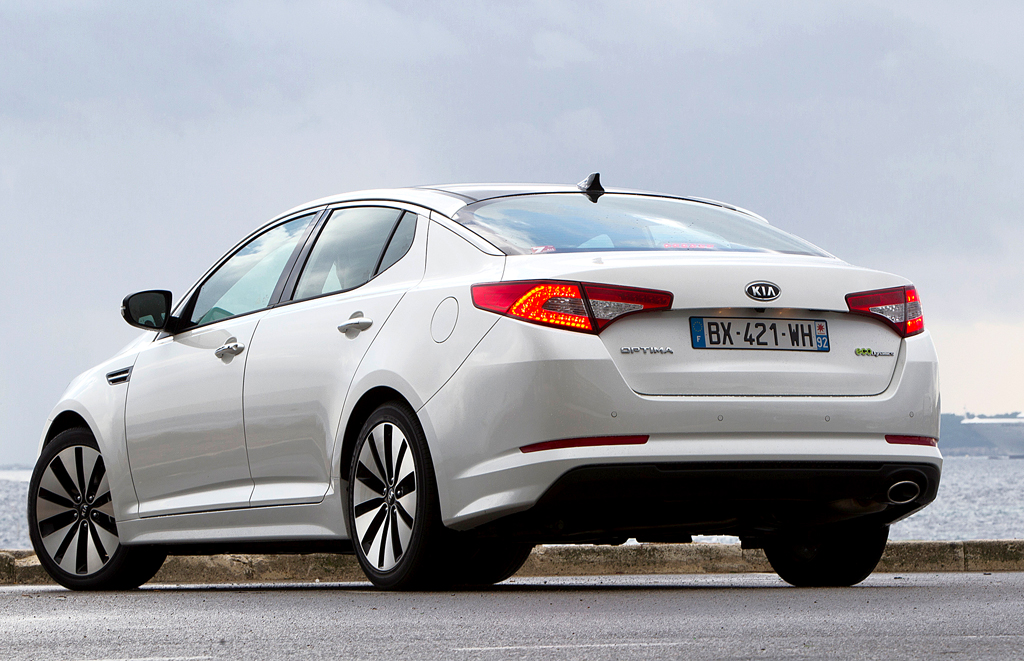 Kia Optima: Heck-/Seitenansicht. 