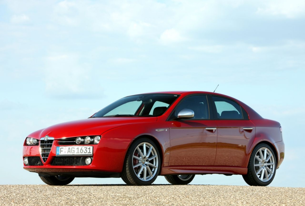 Laut DAT-Liste bekommen beim Alfa 159 nur die Modelle 1.8 16V, 1.8 TBI 16V sowie 3.2 JTS V6  aller Baujahre eine E10-Freigabe. Demnach vertragen 1,9 JTS 16V und 2,2 JTS 16V den neuen Kraftstoff nicht. - Bild
