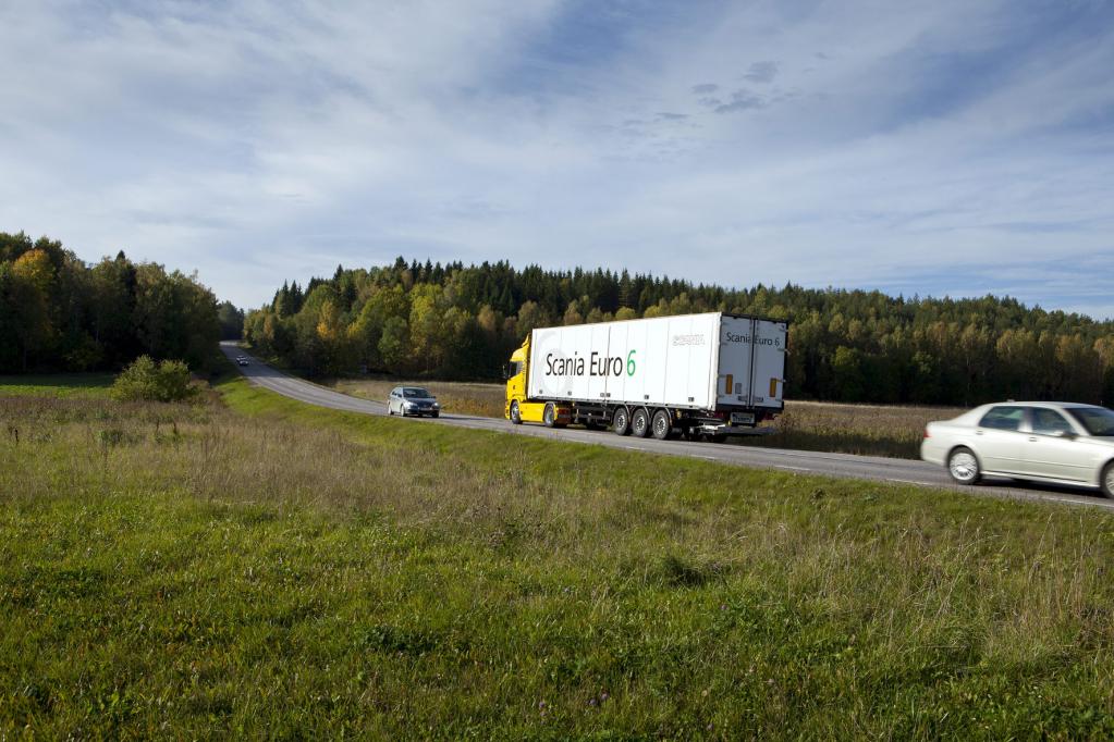 Lkw: Vorausschauender Tempomat hilft sparen