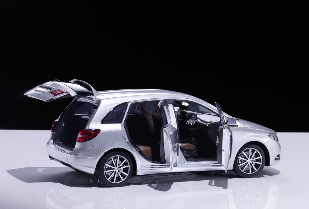 Mercedes-Benz B- und M-Klasse als originalgetreue Miniaturen