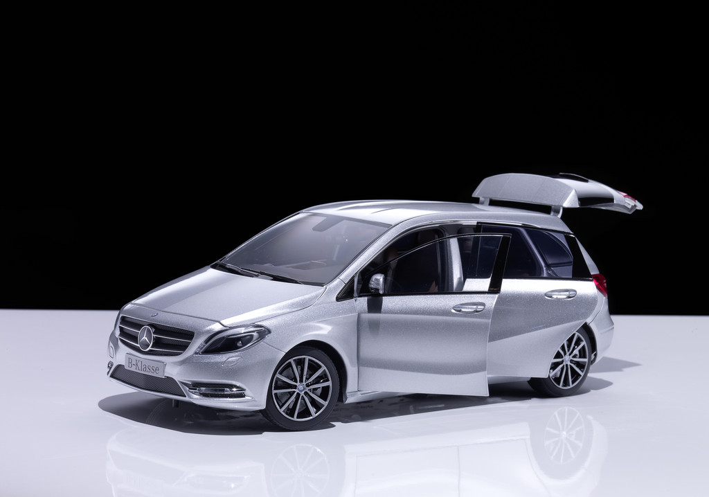 Mercedes-Benz B- und M-Klasse als originalgetreue Miniaturen