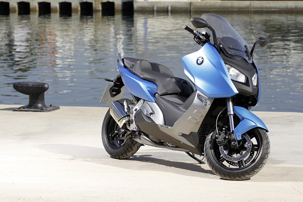 Motorrad Messe Leipzig 2012: Premierenfeuerwerk bei BMW