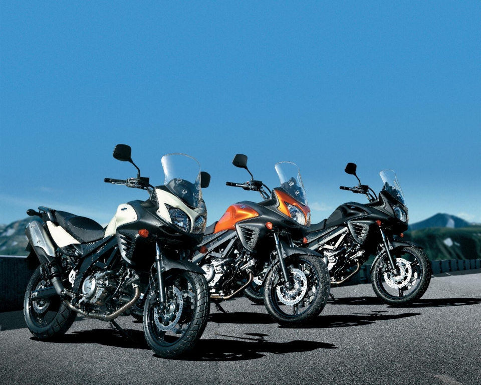 Motorrad Messe Leipzig 2012: Suzuki zeigt GSX-R1000, V-Strom 650, GSR 750 ABS