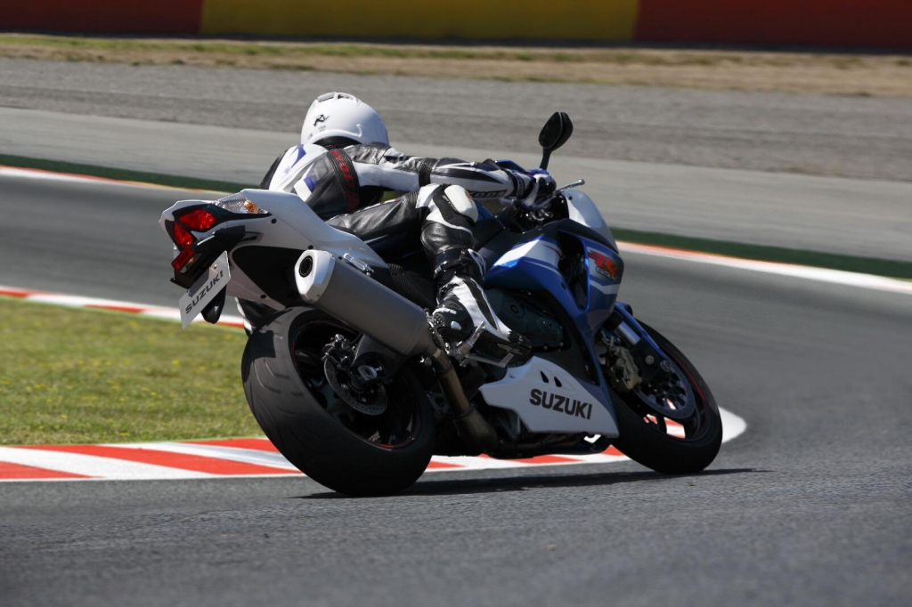 Motorrad Messe Leipzig 2012: Suzuki zeigt GSX-R1000, V-Strom 650, GSR 750 ABS